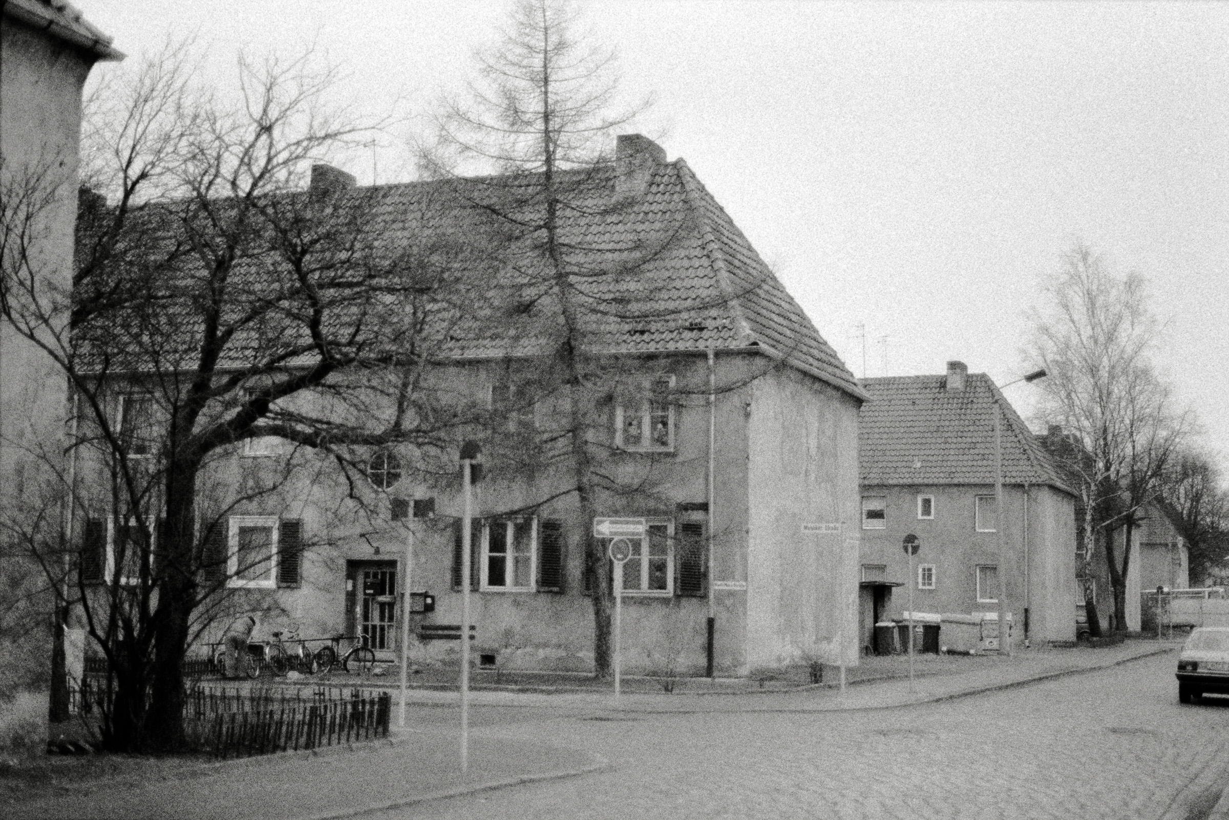 AHP F1993 03 003 sc240902 img34 NLP